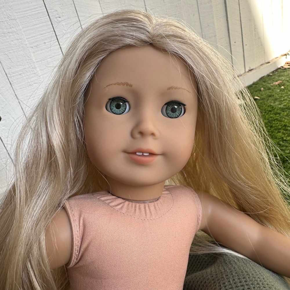 Caroline Abbott American Girl Doll - Picture 4 of 8